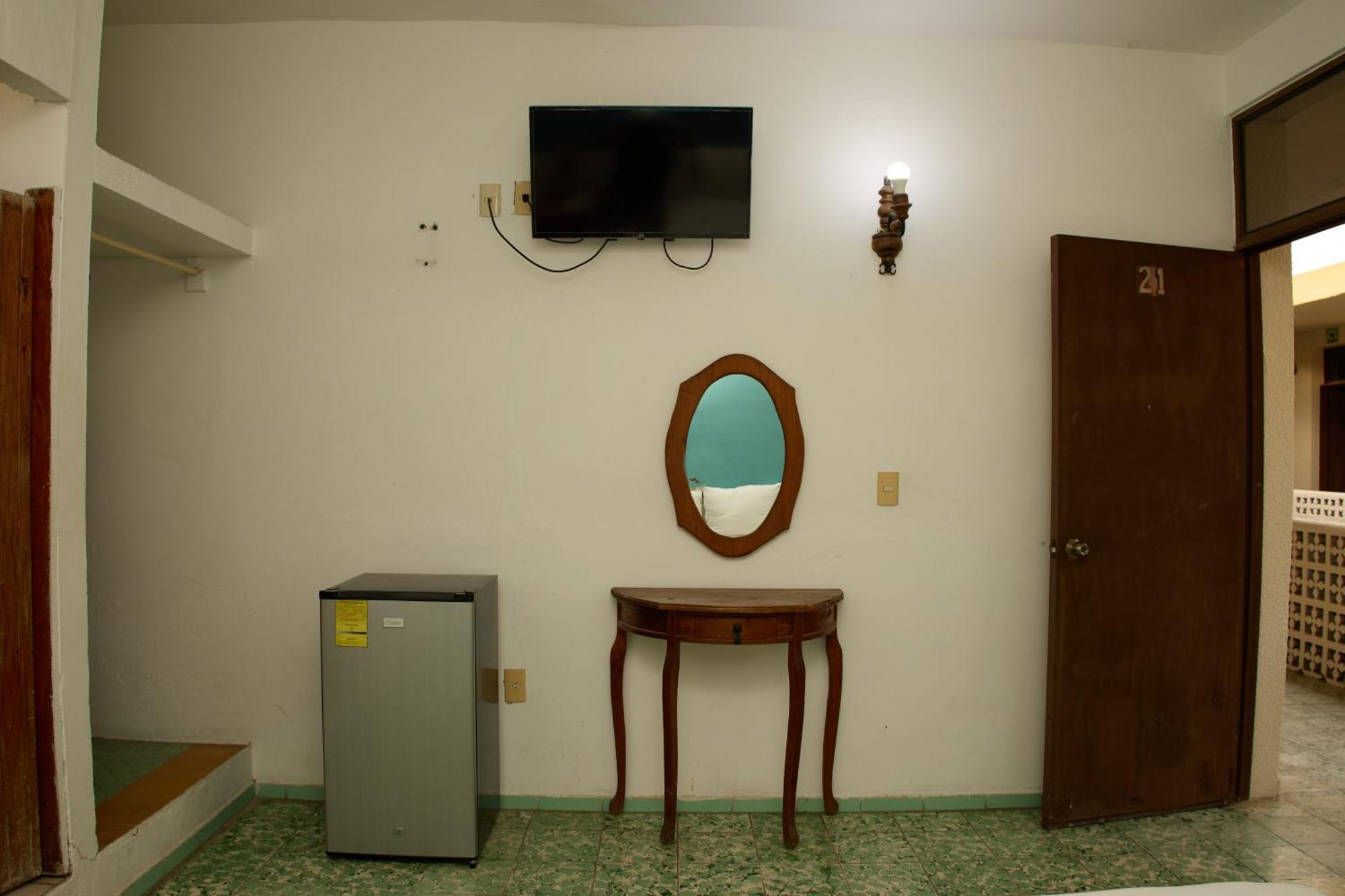 Hotel San Lorenzo Barra de Navidad Εξωτερικό φωτογραφία