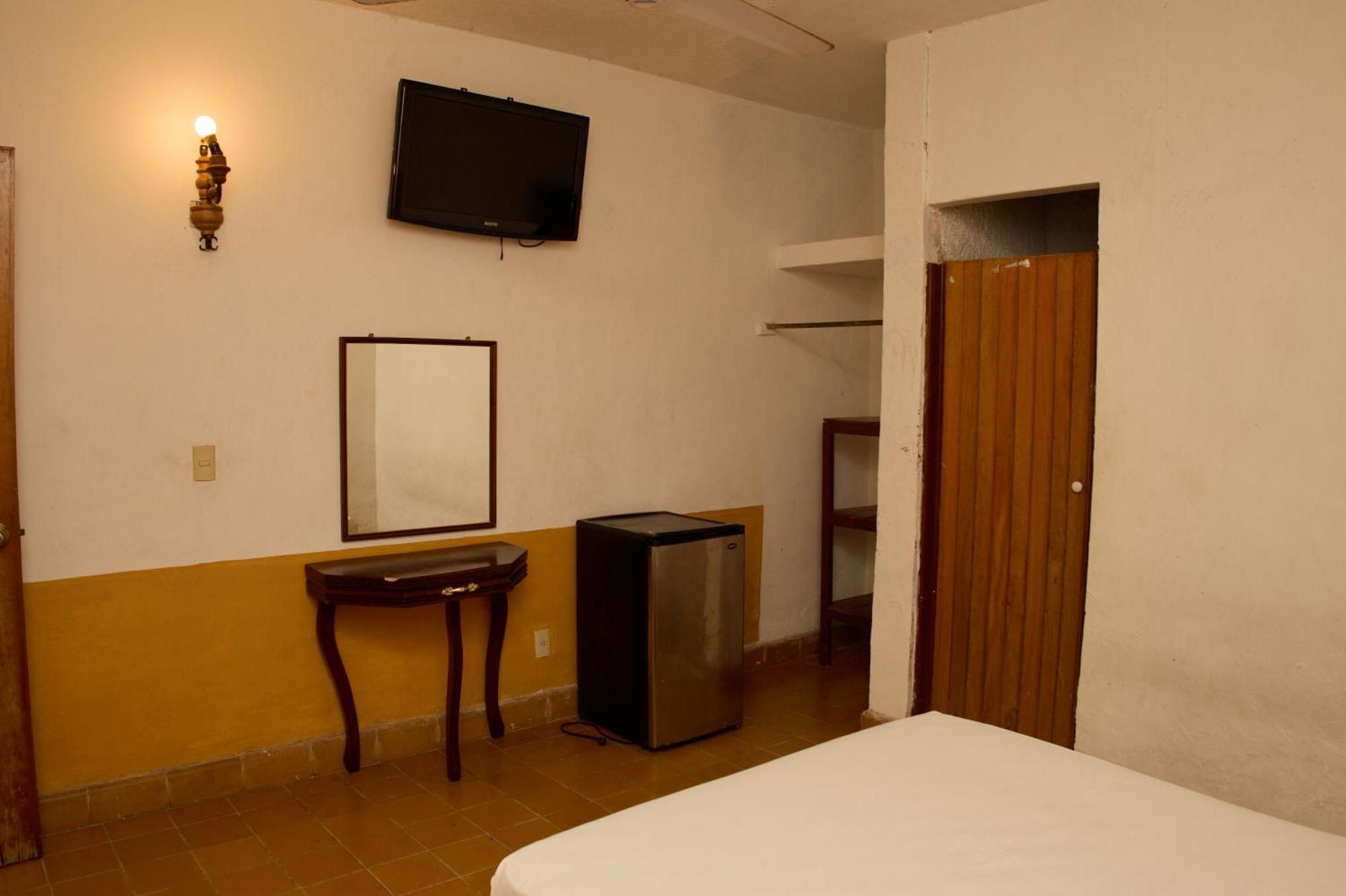 Hotel San Lorenzo Barra de Navidad Εξωτερικό φωτογραφία