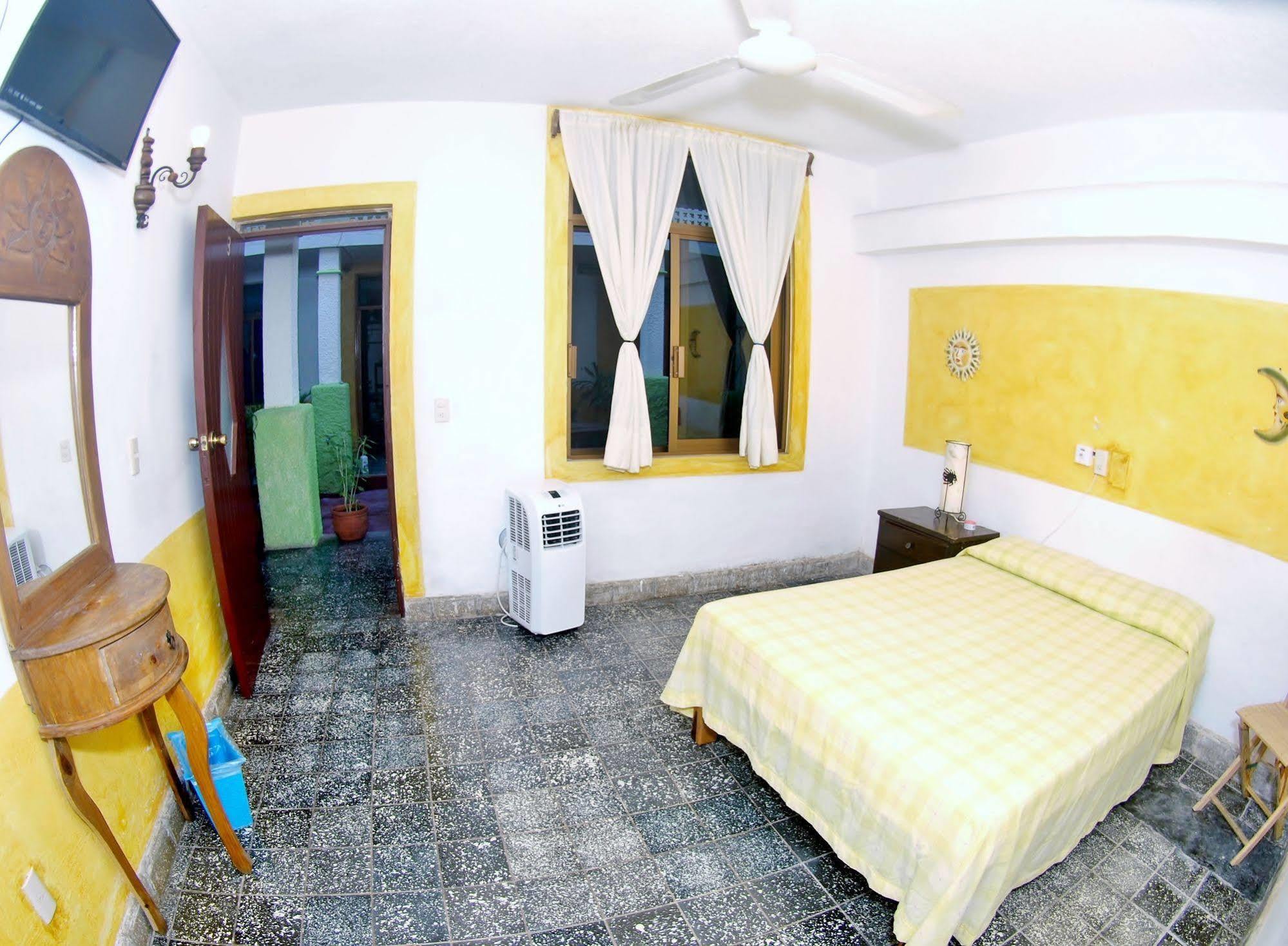 Hotel San Lorenzo Barra de Navidad Εξωτερικό φωτογραφία